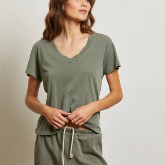 Perfectwhitetee Hendrix Cotton Boxy V Neck Tee Uniform Green Size Small - Picture 4 of 6